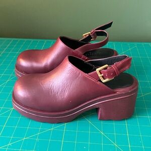 Aerosoles Women's Burgundy Platform Clogs